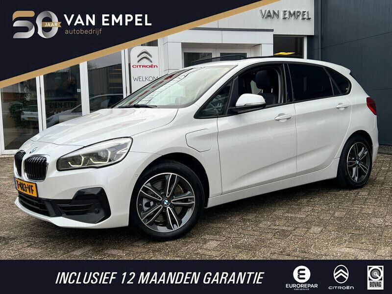 Wit, metallic lak Gebruikt 2021 BMW 225 Active Tourer iPerformance MPV | € 28.950 - Afbeelding 1/4