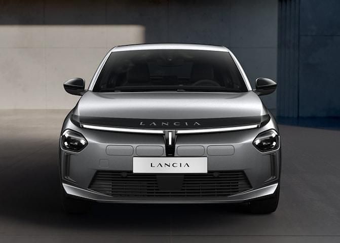 Nieuw Lancia Ypsilon 206 kW (281 PK) 2025 Grijs (metallic) Hatchback