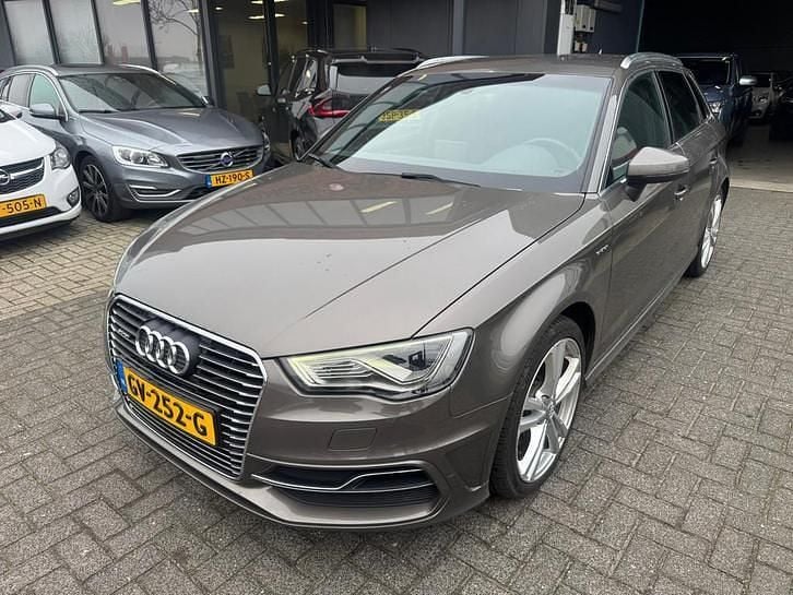 Occasion 2015 Audi e-tron S-Line SUV | € 9.995 (Super prijs) - Afbeelding 1/4
