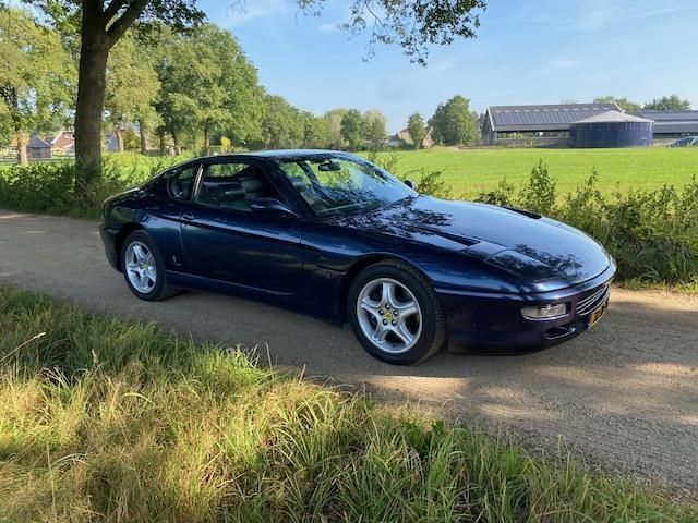 Blauw, metallic lak Gebruikt 1996 Ferrari 456 Coupé | € 67.500 - Afbeelding 1/4
