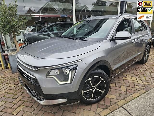 Grijs Occasion 2024 Kia Niro SUV | € 32.950 (Eerlijke prijs) - Afbeelding 1/4