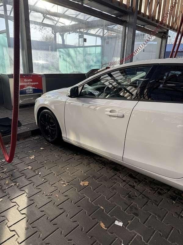 Occasion Volvo V40 114 PK (83 kW) 2014 Wit MPV