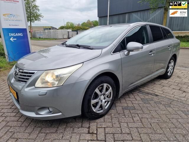 Grijs Gebruikt 2009 Toyota Avensis Comfort Stationwagen | € 2.499 (Super prijs) - Afbeelding 1/4