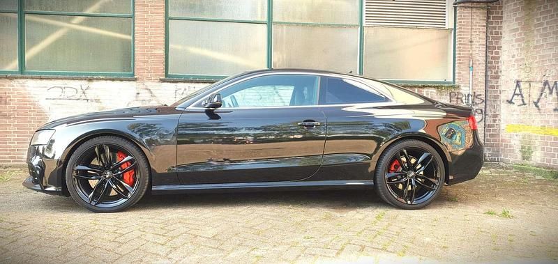 Zwart Gebruikt 2011 Audi RS5 Coupé | € 27.850 - Afbeelding 1/4