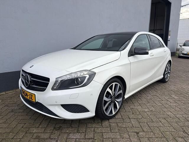 Wit Gebruikt 2014 Mercedes A180 Prestige Hatchback | € 10.750 (Eerlijke prijs) - Afbeelding 1/4