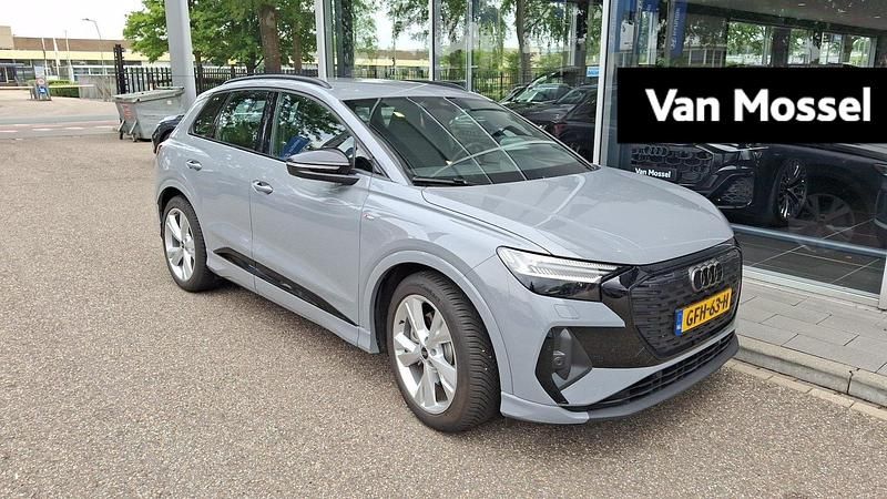 Grijs Gebruikt 2024 Audi Q4 e-tron Sport SUV | € 44.900 (Goede deal) - Afbeelding 1/4