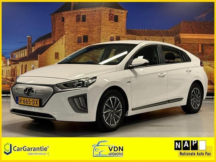 Wit Gebruikt 2021 Hyundai Ioniq Hatchback | € 14.950 (Eerlijke prijs) - Afbeelding 1/4