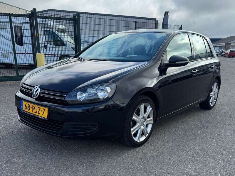 Zwart Gebruikt 2011 VW Golf VI Trendline Hatchback | € 4.000 (Iets duurder) - Afbeelding 1/4