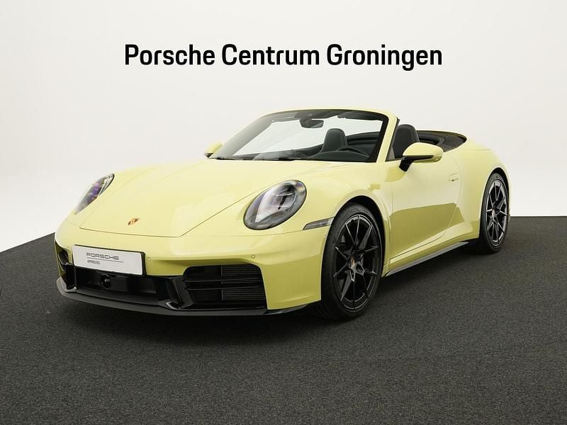 Geel Occasion 2025 Porsche 911 Carrera Cabriolet Cabriolet | € 174.900 - Afbeelding 1/4