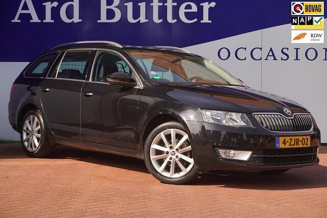 Zwart Gebruikt 2015 Skoda Octavia Business Line Stationwagen | € 9.899 (Duur) - Afbeelding 1/4