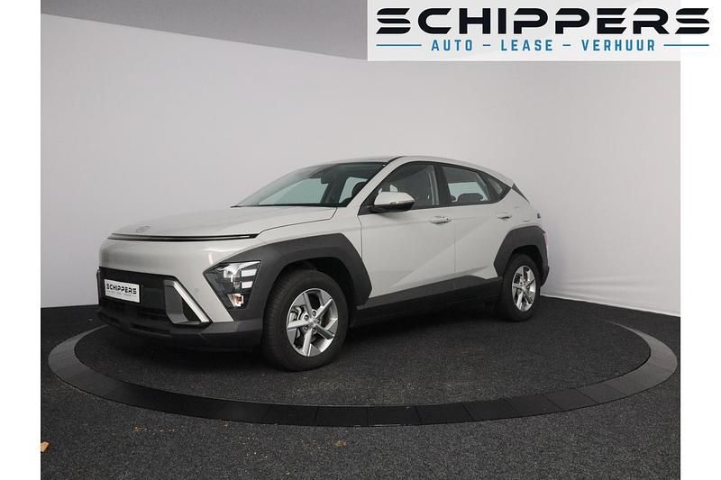Grijs Gebruikt 2024 Hyundai Kona Comfort SUV | € 30.900 (Iets duurder) - Afbeelding 1/4