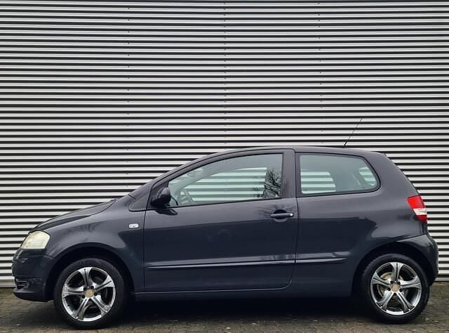 Occasion VW Fox Trendline 54 PK (39 kW) 2008 Grijs Hatchback