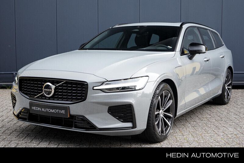 Vapour grey Gebruikt 2024 Volvo V60 Plus Stationwagen | € 49.950 (Duur) - Afbeelding 1/4