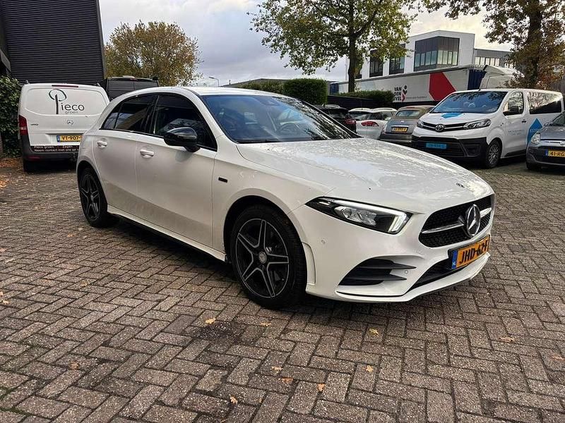 Occasion Mercedes A250 Premium 160 PK (117 kW) 2021 Wit Hatchback
