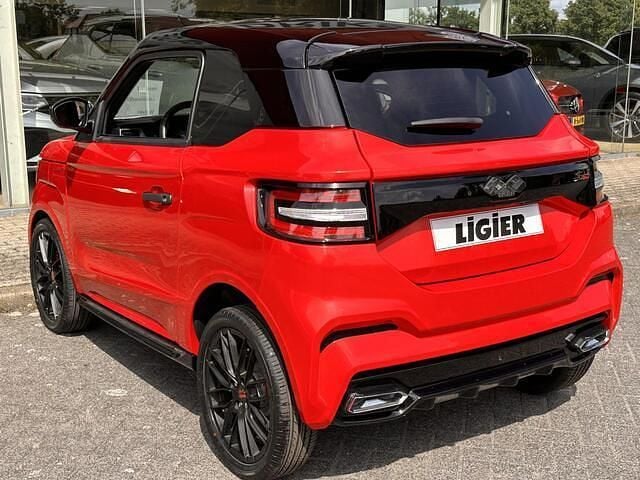 Nieuw Ligier JS50 2025 Rood Hatchback