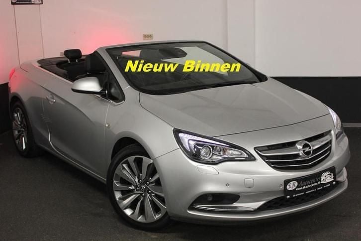 Grijs (metallic) Occasion 2016 Opel Cascada Cabriolet | € 16.950 (Eerlijke prijs) - Afbeelding 1/4