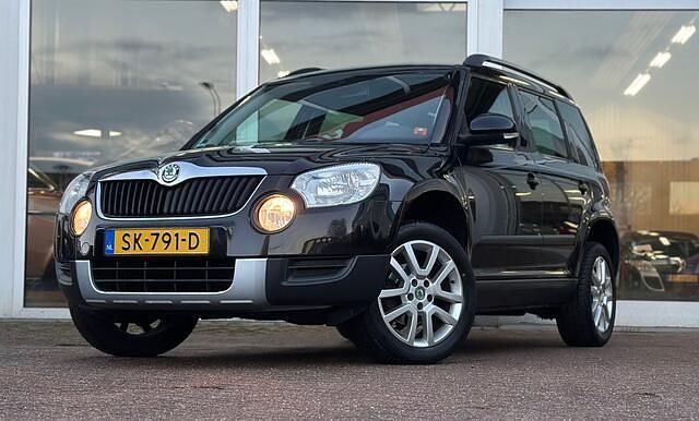 Zwart Gebruikt 2011 Skoda Yeti Tour SUV | € 7.244 (Goede deal) - Afbeelding 1/4