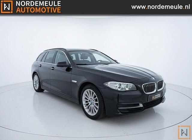 Zwart Occasion 2015 BMW 520 Executive Stationwagen | € 12.900 (Goede deal) - Afbeelding 1/4