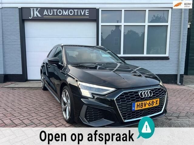 Zwart Gebruikt 2021 Audi A3 Sportback S-Line Hatchback | € 25.450 (Eerlijke prijs) - Afbeelding 1/4