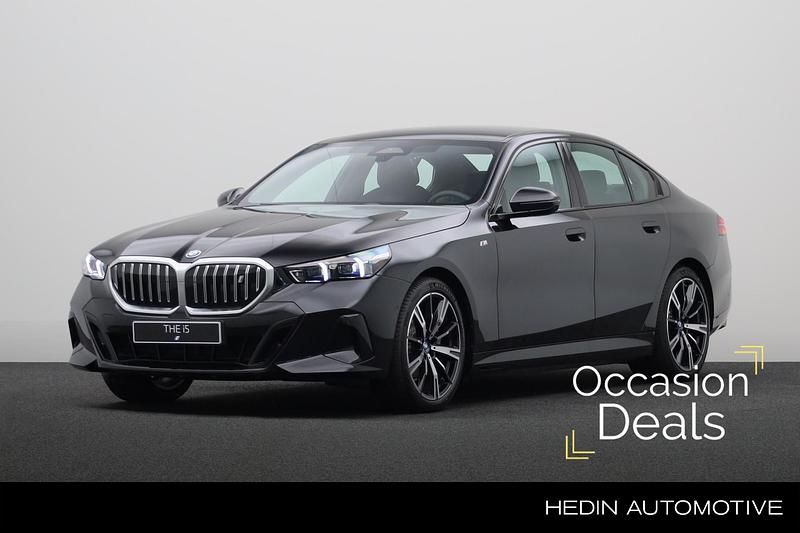 Zwart Occasion 2025 BMW i5 M Sport Sedan | € 59.880 - Afbeelding 1/4