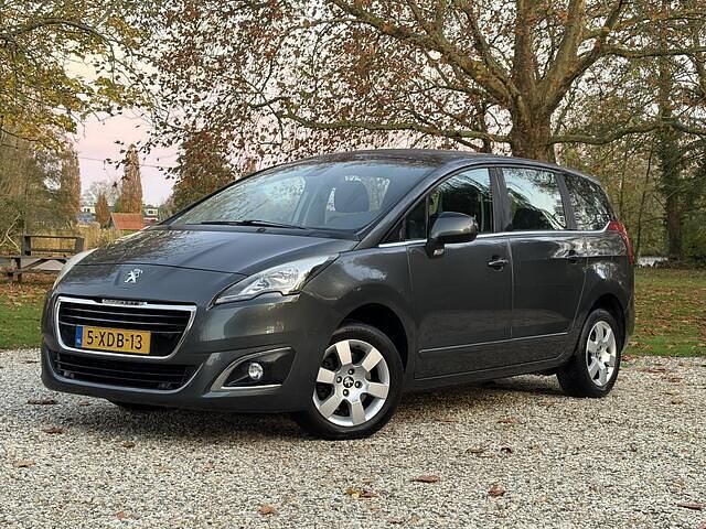 Grijs Gebruikt 2014 Peugeot 5008 MPV | € 6.950 (Duur) - Afbeelding 1/4