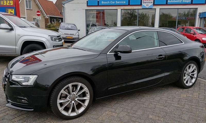 Zwart Gebruikt 2014 Audi A5 Comfort Coupé | € 14.950 (Eerlijke prijs) - Afbeelding 1/4