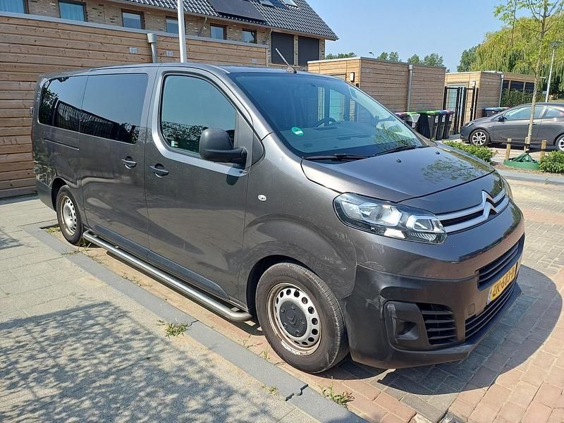 Grijs (metallic) Gebruikt 2019 Citroën Spacetourer MPV | € 11.490 - Afbeelding 1/4