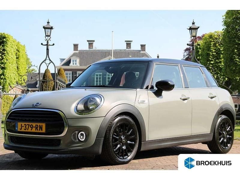 Grijs Gebruikt 2020 Mini Cooper Hatchback | € 17.200 (Eerlijke prijs) - Afbeelding 1/4