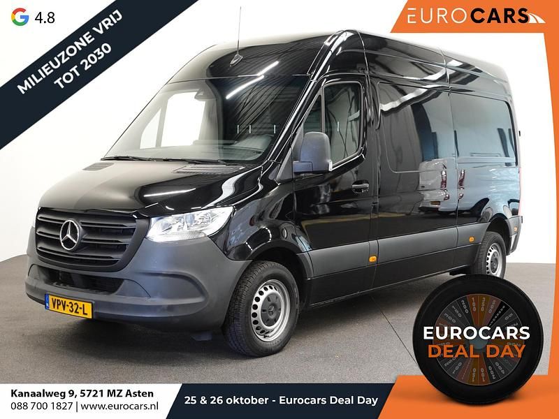 Zwart Gebruikt 2022 Mercedes Sprinter Van | € 32.490 (Goede deal) - Afbeelding 1/4