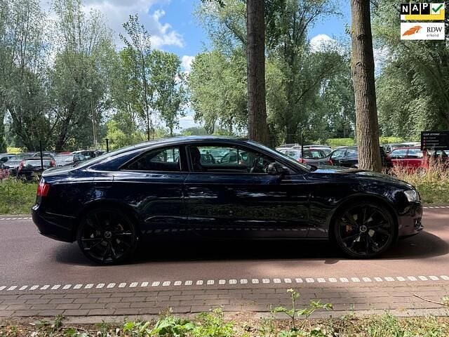 Grijs Gebruikt 2010 Audi A5 Coupé | € 5.699 (Goede deal) - Afbeelding 1/4