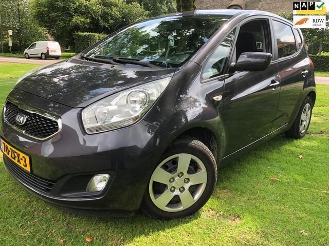 Grijs Gebruikt 2012 Kia Venga Plus Hatchback | € 5.999 (Eerlijke prijs) - Afbeelding 1/4