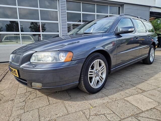 Grijs Gebruikt 2007 Volvo V70 Standard Stationwagen | € 2.249 (Eerlijke prijs) - Afbeelding 1/4