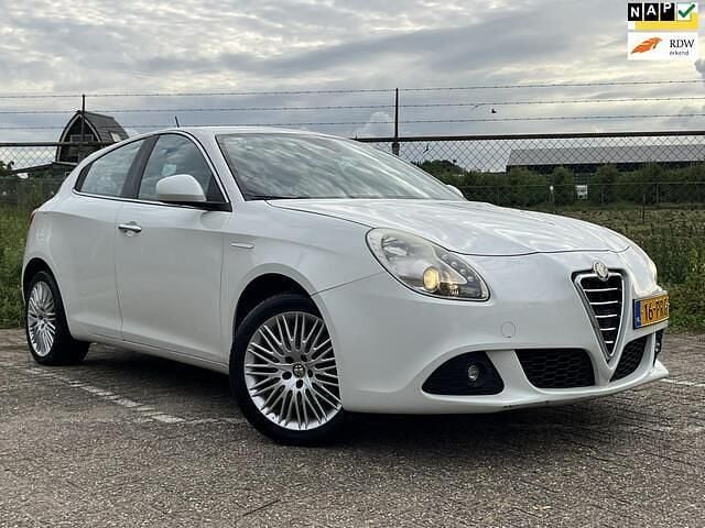Occasion Alfa Romeo Giulietta Distinctive 170 PK (125 kW) 2011 Wit Hatchback