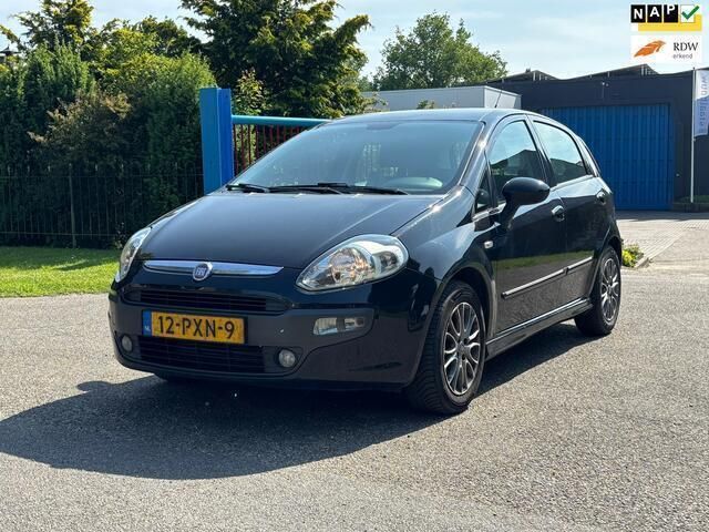 Zwart Gebruikt 2011 Fiat Punto Evo Dynamic Hatchback | € 2.750 (Eerlijke prijs) - Afbeelding 1/4