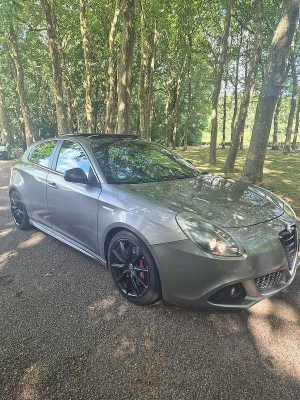 Grijs Gebruikt 2012 Alfa Romeo Giulietta Distinctive Hatchback | € 8.950 (Iets duurder) - Afbeelding 1/4
