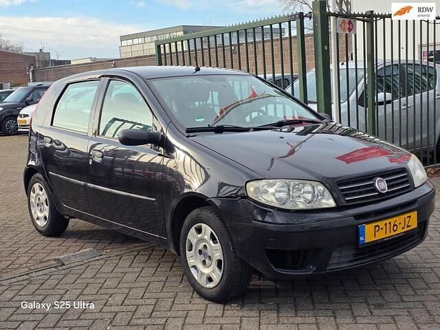 Zwart Occasion 2006 Fiat Punto Hatchback | € 999 (Goede deal) - Afbeelding 1/4