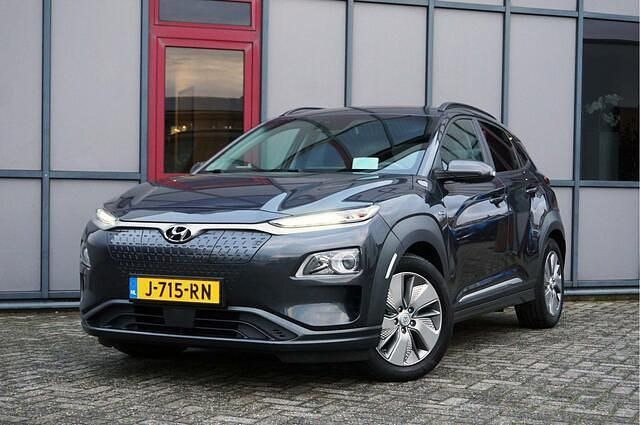 Grijs (metallic) Occasion 2020 Hyundai Kona SUV | € 16.400 (Super prijs) - Afbeelding 1/4