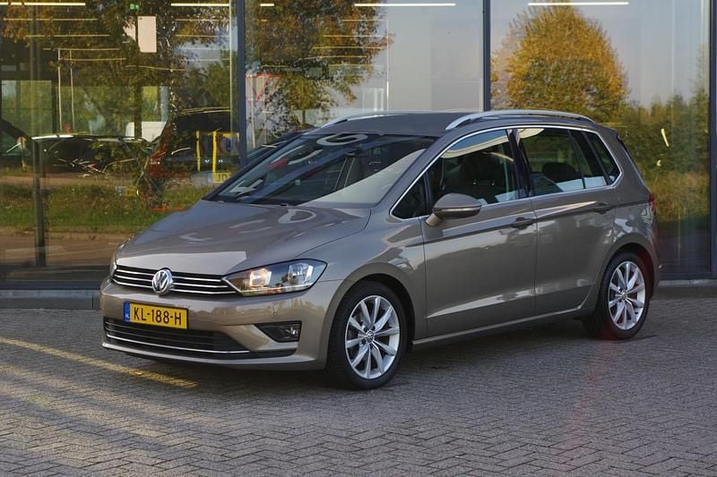 Grijs Gebruikt 2016 VW Golf Sportsvan MPV | € 9.900 (Goede deal) - Afbeelding 1/4