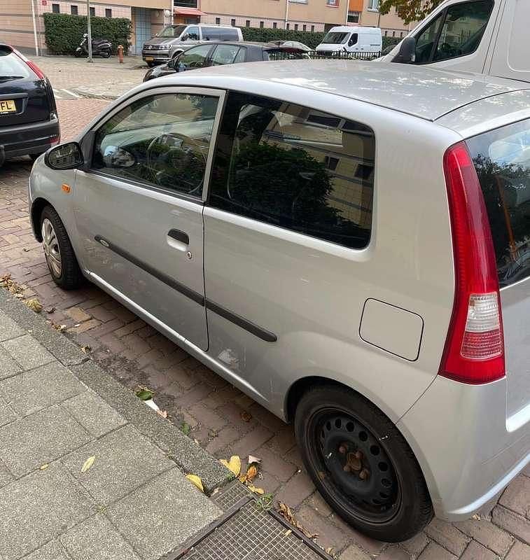Zilver Gebruikt 2007 Daihatsu Cuore Hatchback | € 500 (Super prijs) - Afbeelding 1/4