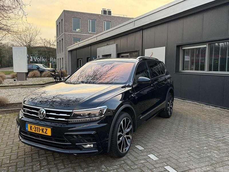 Zwart Occasion 2021 VW Tiguan Allspace Highline SUV | € 30.850 (Goede deal) - Afbeelding 1/4