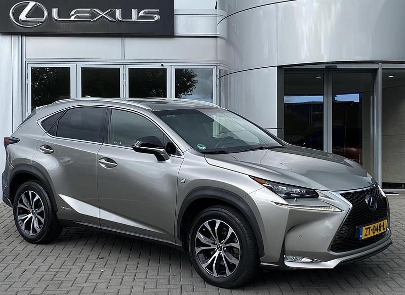 Grijs Gebruikt 2016 Lexus NX300h Luxury Line SUV | € 25.700 (Eerlijke prijs) - Afbeelding 1/4