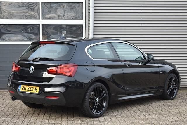 Occasion BMW 118 Executive 136 PK (100 kW) 2019 Zwart Hatchback