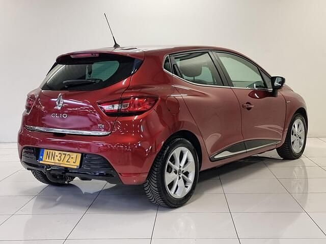 Occasion Renault Clio IV LIMITED 90 PK (66 kW) 2017 Rood Hatchback