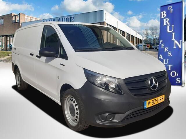 Wit Gebruikt 2022 Mercedes e-Vito MPV | € 24.900 (Eerlijke prijs) - Afbeelding 1/4