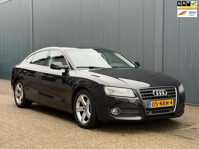 Zwart Occasion 2010 Audi A5 Sportback Hatchback | € 8.950 (Goede deal) - Afbeelding 1/4