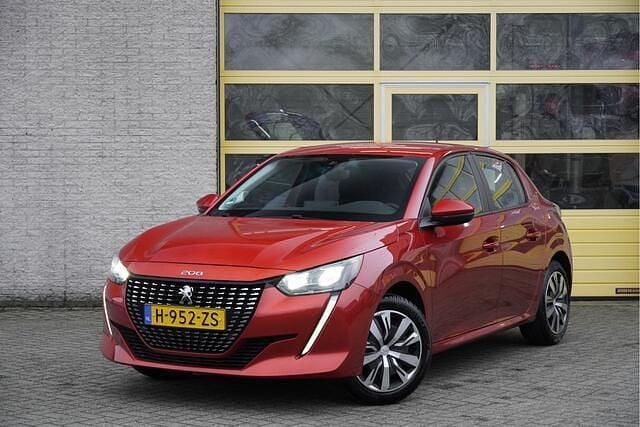 Rood (metallic) Gebruikt 2020 Peugeot 208 Active Hatchback | € 10.450 (Goede deal) - Afbeelding 1/1