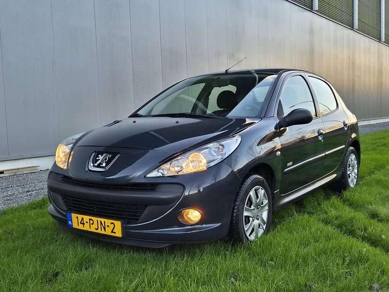 Grijs Gebruikt 2011 Peugeot 206 Hatchback | € 2.150 (Eerlijke prijs) - Afbeelding 1/4