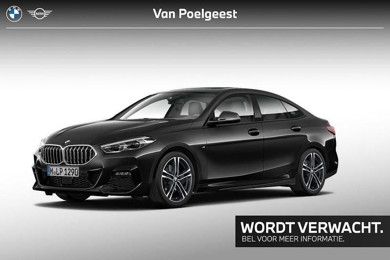 Saphirschwarz metallic (zwart metallic) Gebruikt 2024 BMW 218 Comfort Edition Coupé | € 39.900 - Afbeelding 1/4