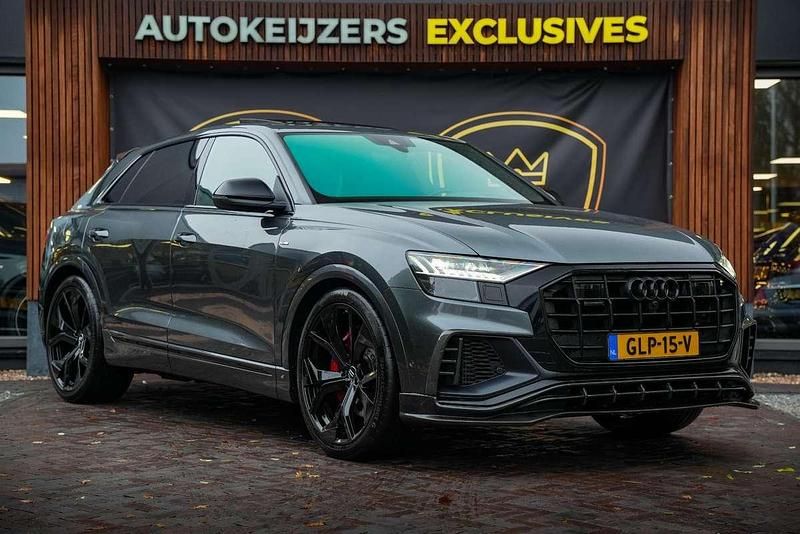 Grijs Gebruikt 2021 Audi Q8 Competition SUV | € 82.900 - Afbeelding 1/4