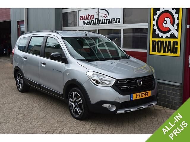 Grijs Gebruikt 2020 Dacia Lodgy Stepway MPV | € 14.945 (Goede deal) - Afbeelding 1/4